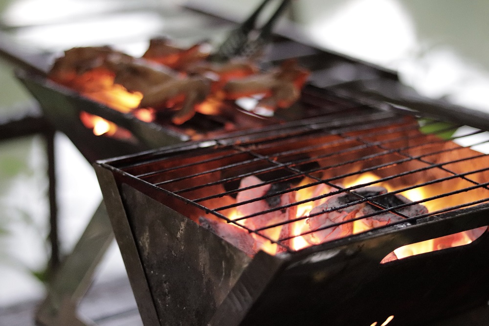 If you want a BBQ dinner, just tell the staff on duty and they'll prepare everything for you.