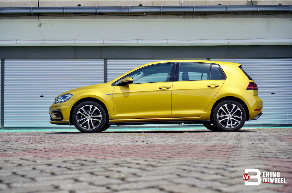 main_volkswagen_golf_r-line_tsi.jpg