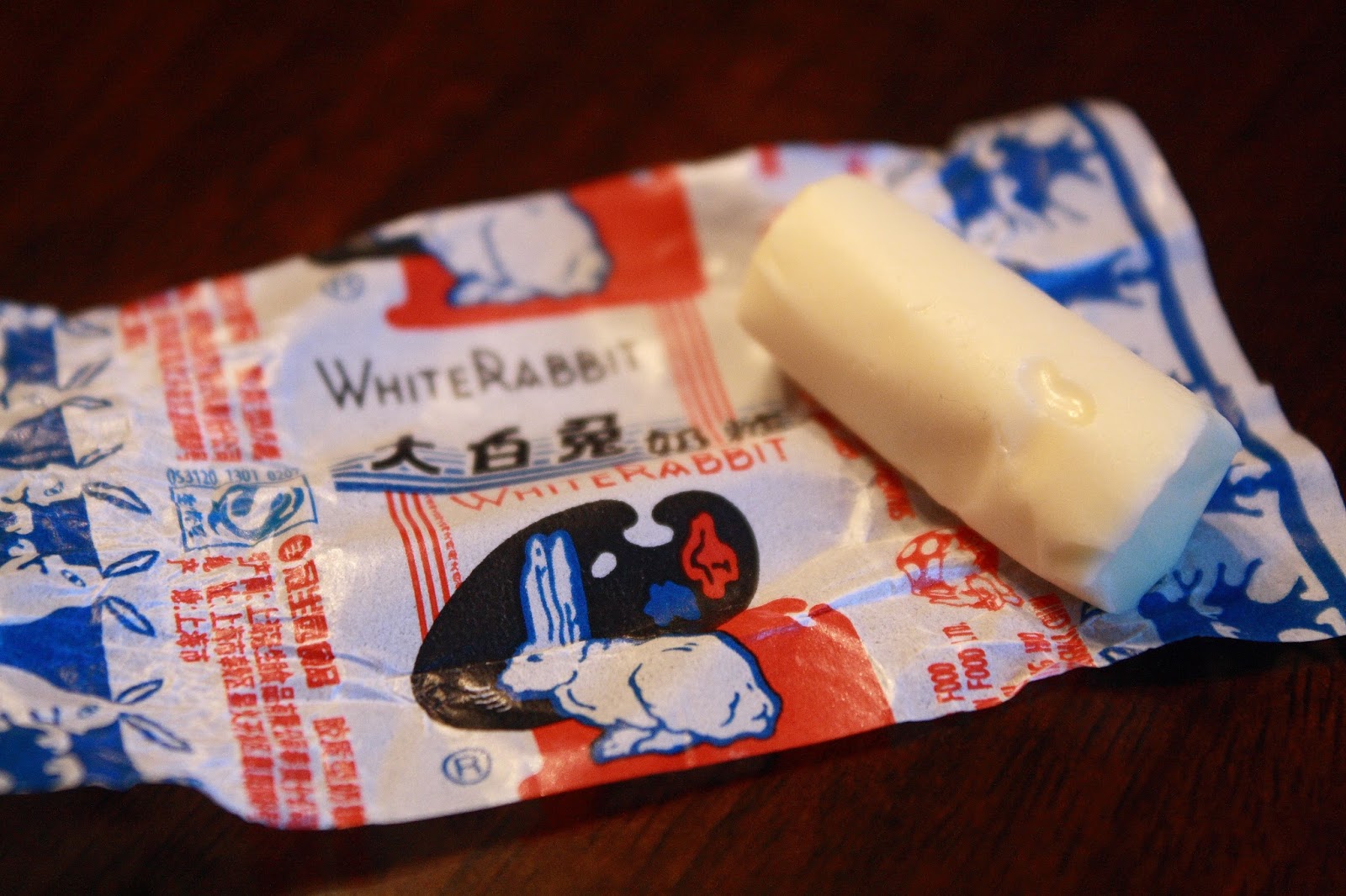 hungryaurora.blogspot.com Remember how excited you were when you found out that the plastic wrapper can be eaten?