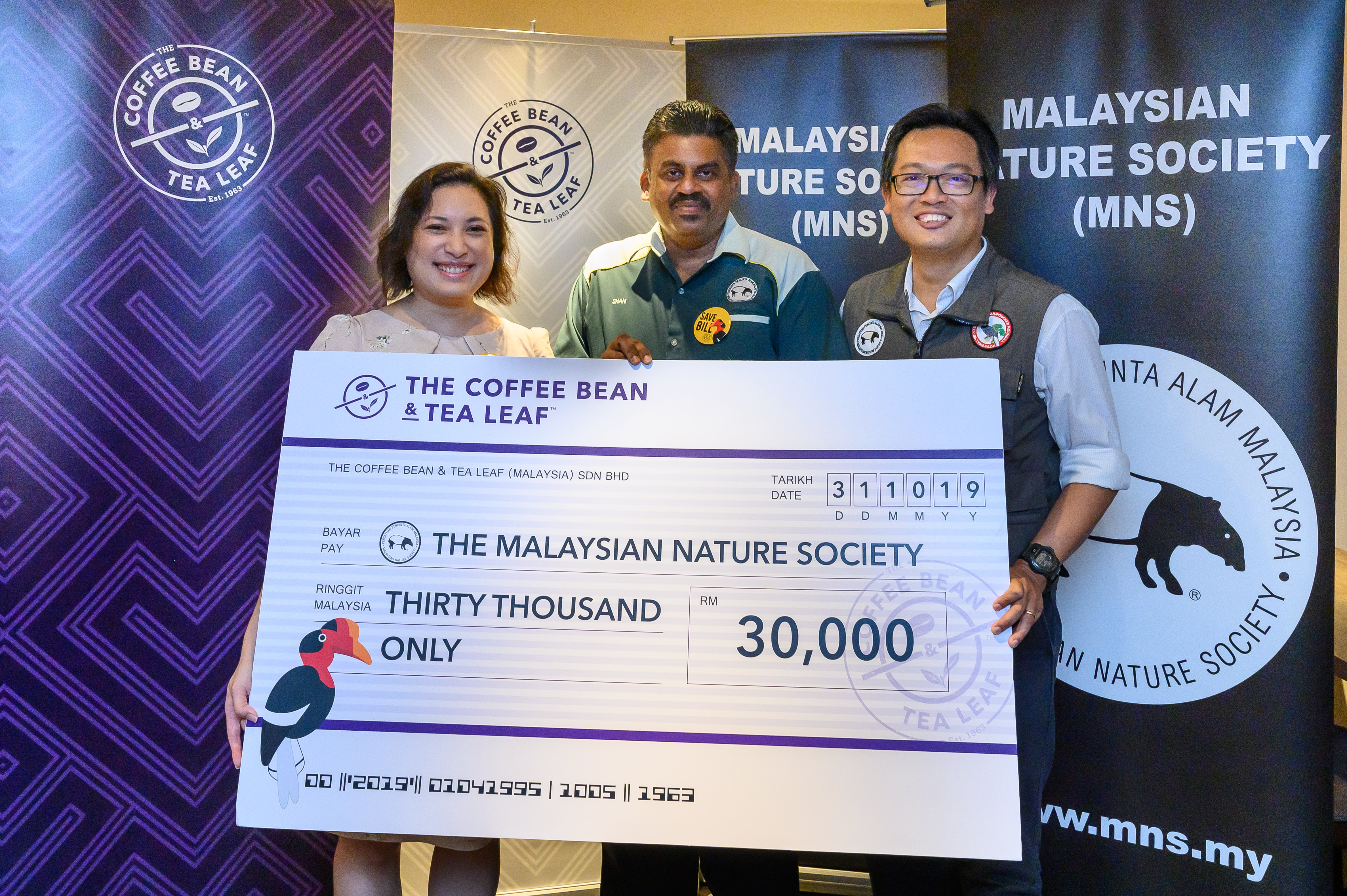 Cheque Presentation Ceremony. L-R - Fiona Rodrigues, Director of Marketing & Development, CB&TL, I.S Shanmugaraj, Executive Director of MNS, Yeap Chin Aik, Senior Conservation Officer cum Project Manager of MNS