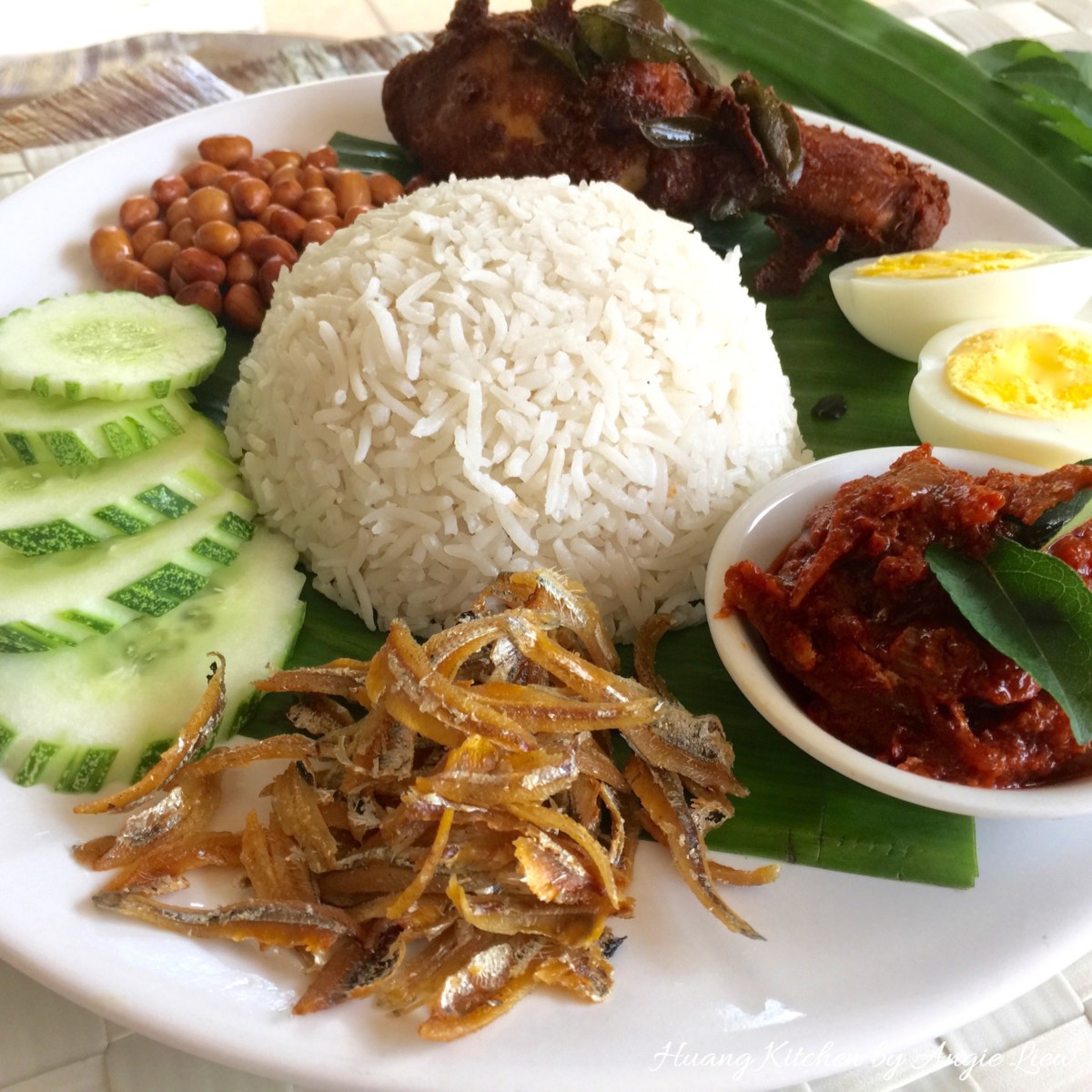 Who doesn't love nasi lemak?