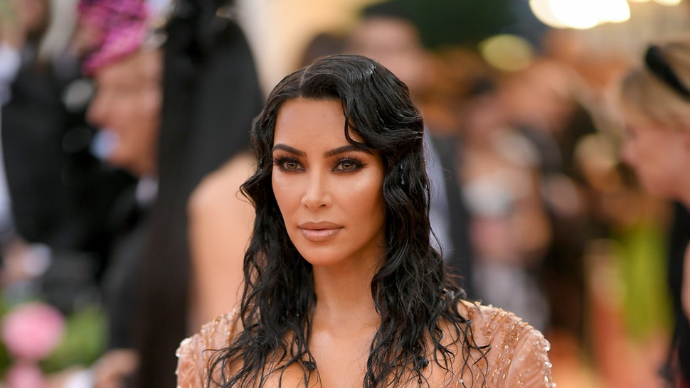 We'd look like we don't know how to blow dry our hair if we attempted this look.