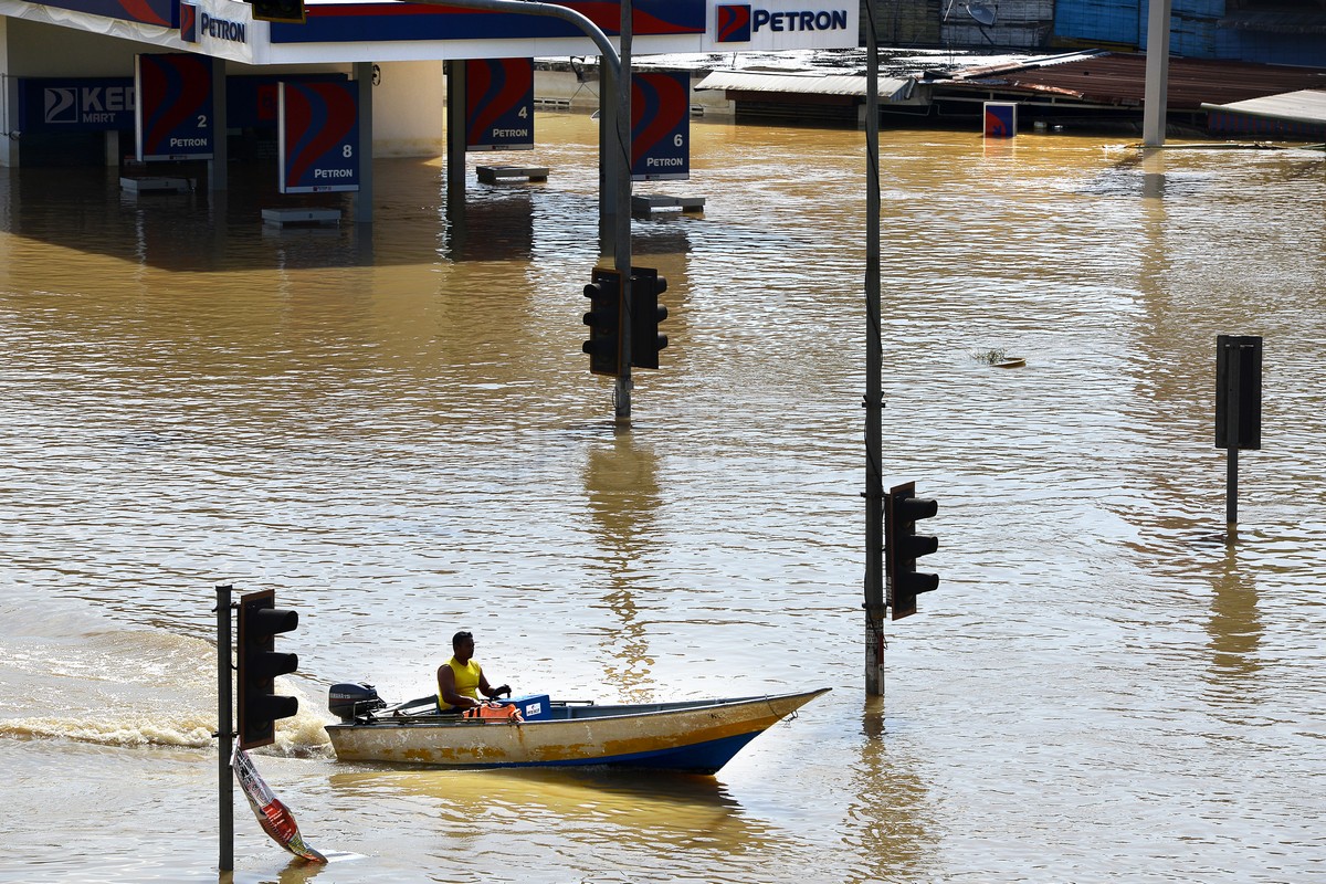 A flood situation in Temerloh.