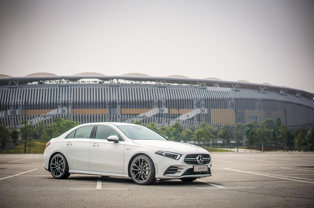 mercedes-amg_a35_4matic_sedan.jpg