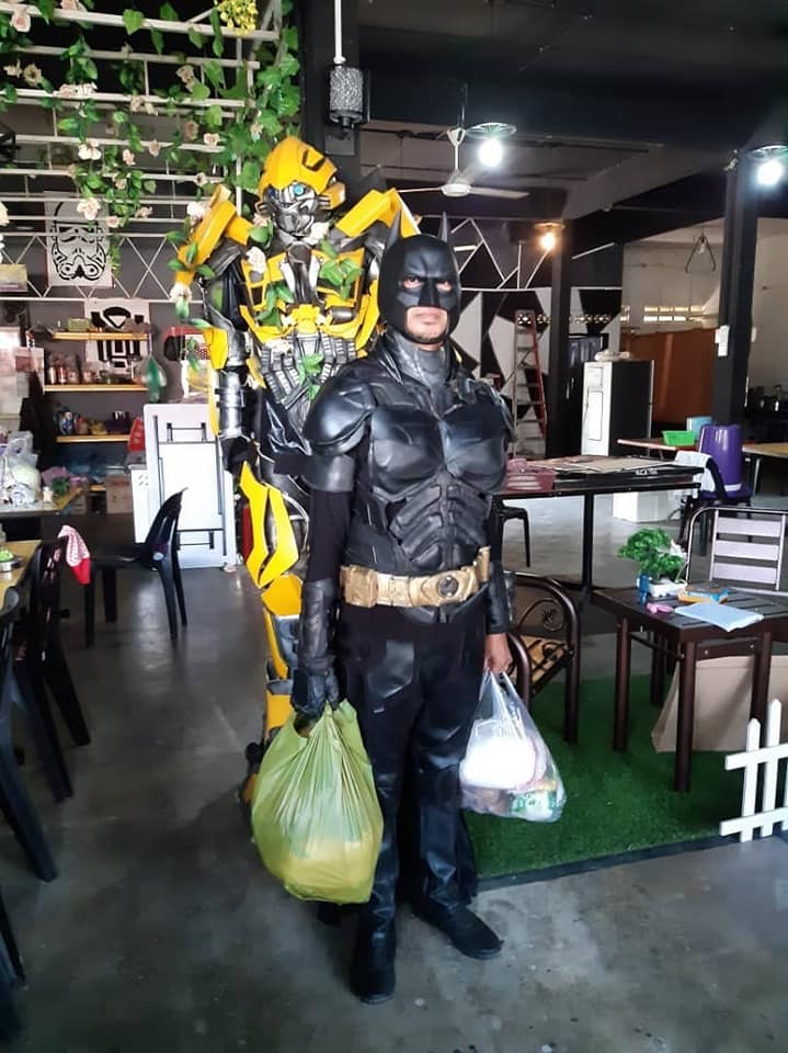 Facebook/Warong Posku Superhero Batman, at your service.