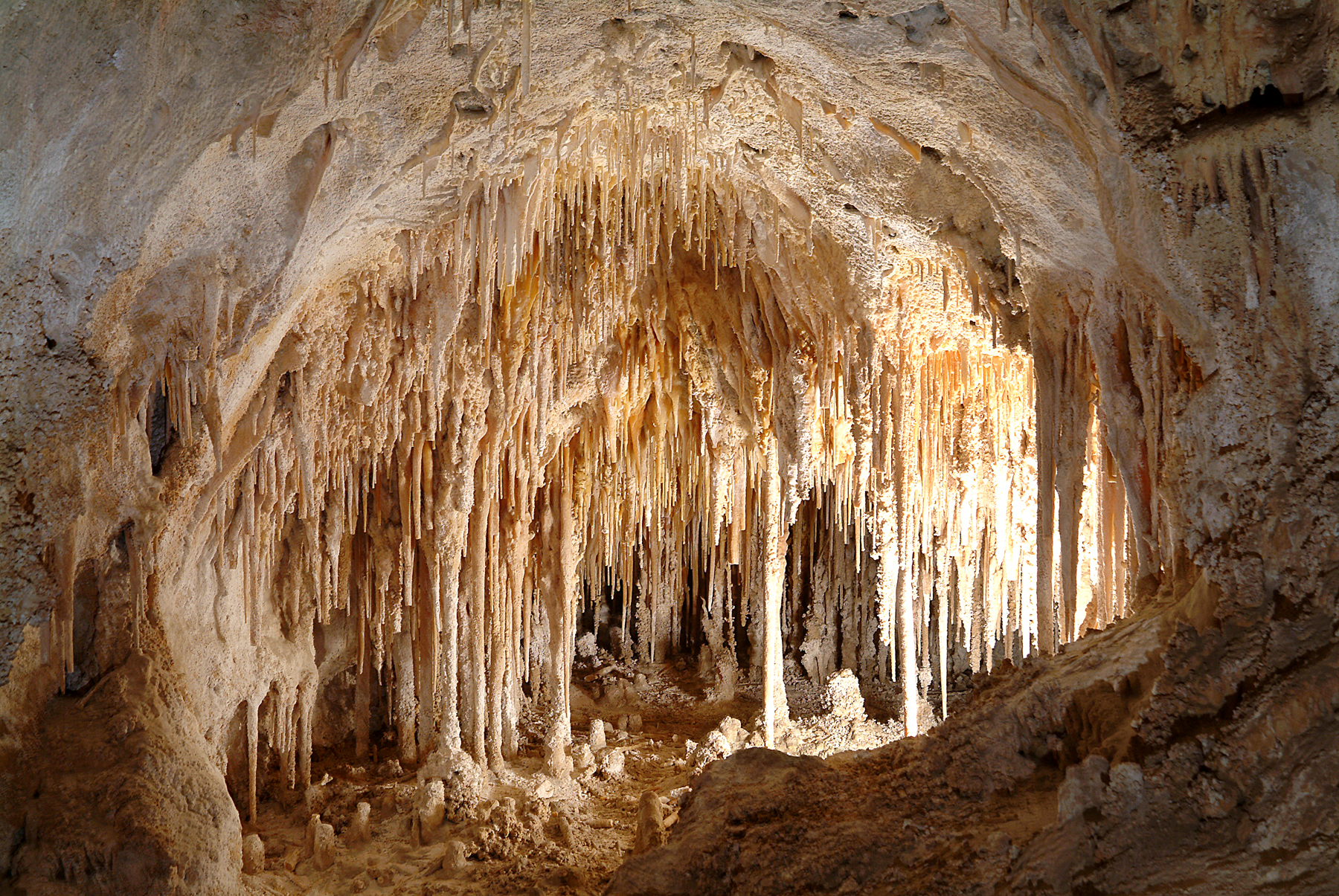 Get lost in the caves - without getting lost.