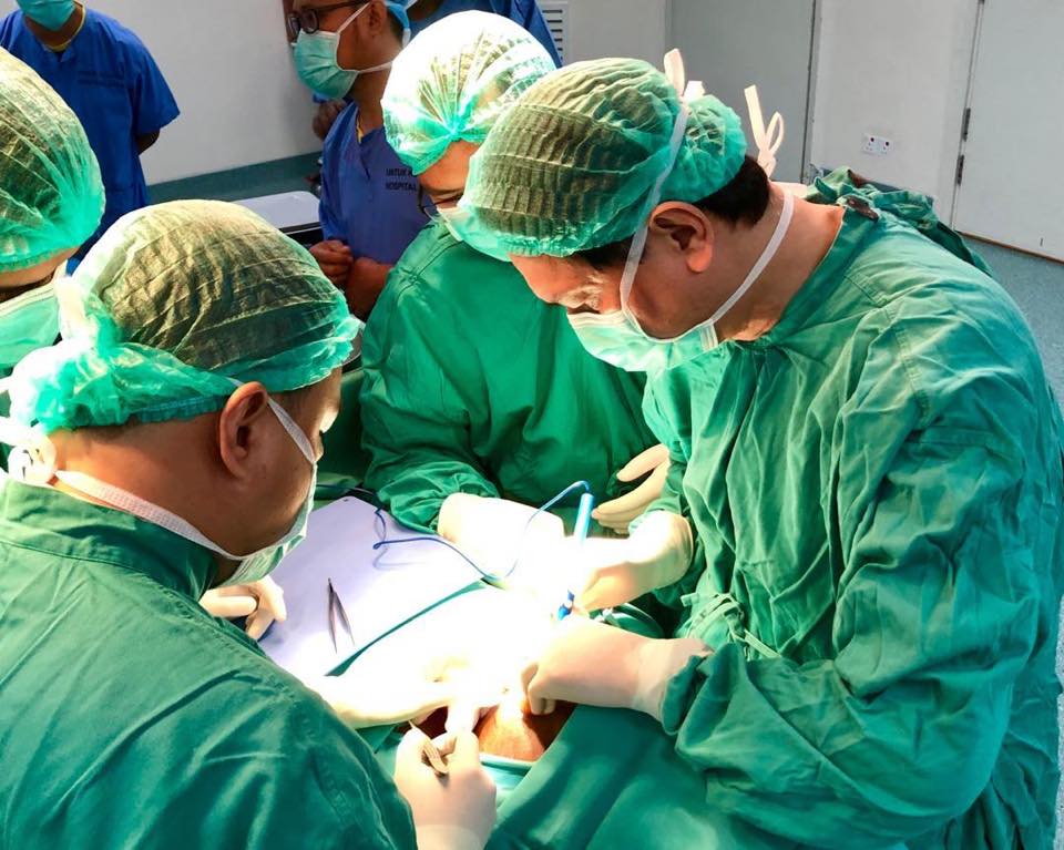 A surgeon with many years of experience