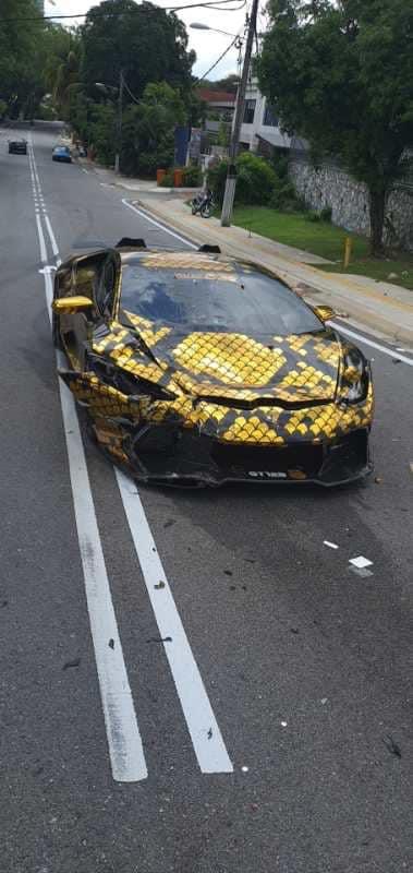 The sad state of the Lamborghini.