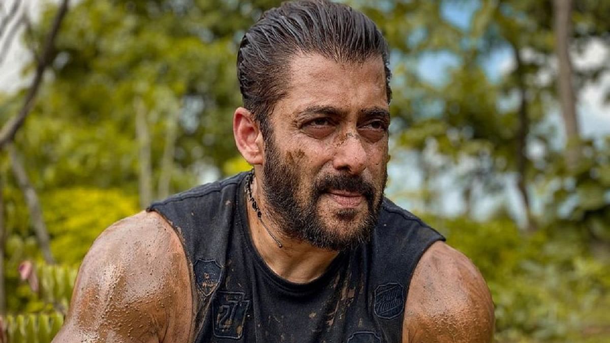 Salman kinda looks like Hugh Jackman now.