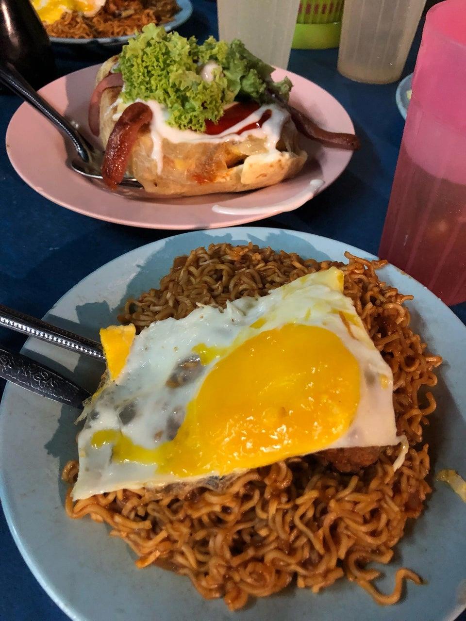 We Malaysians can never overlook Maggi Goreng.