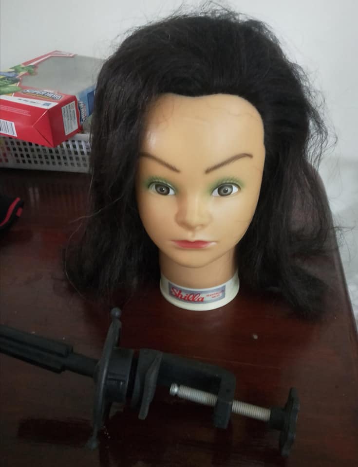 The free gifts were mannequin heads.