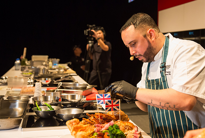 Marina Bay Sands Chef Oscar Montelongo conducting the masterclass for Bread Street Kitchen.