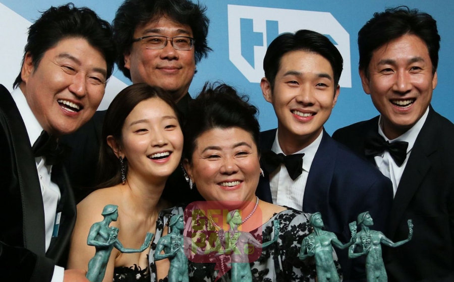 parasite-menang-sag-award.jpg