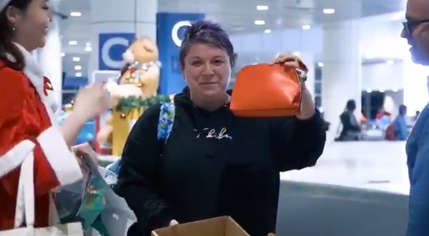 Those who got a handbag was even luckier.