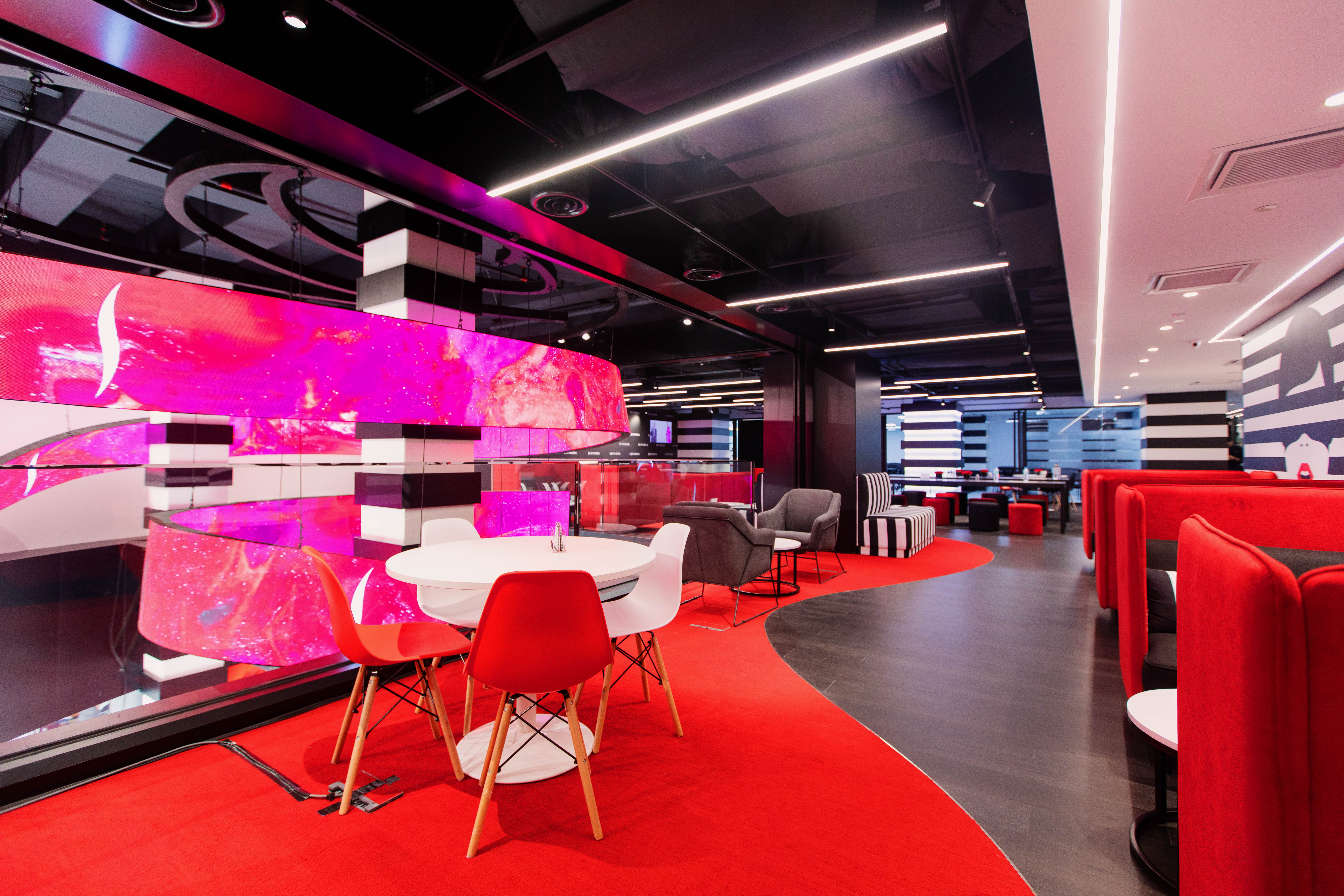 Super chic lounge!