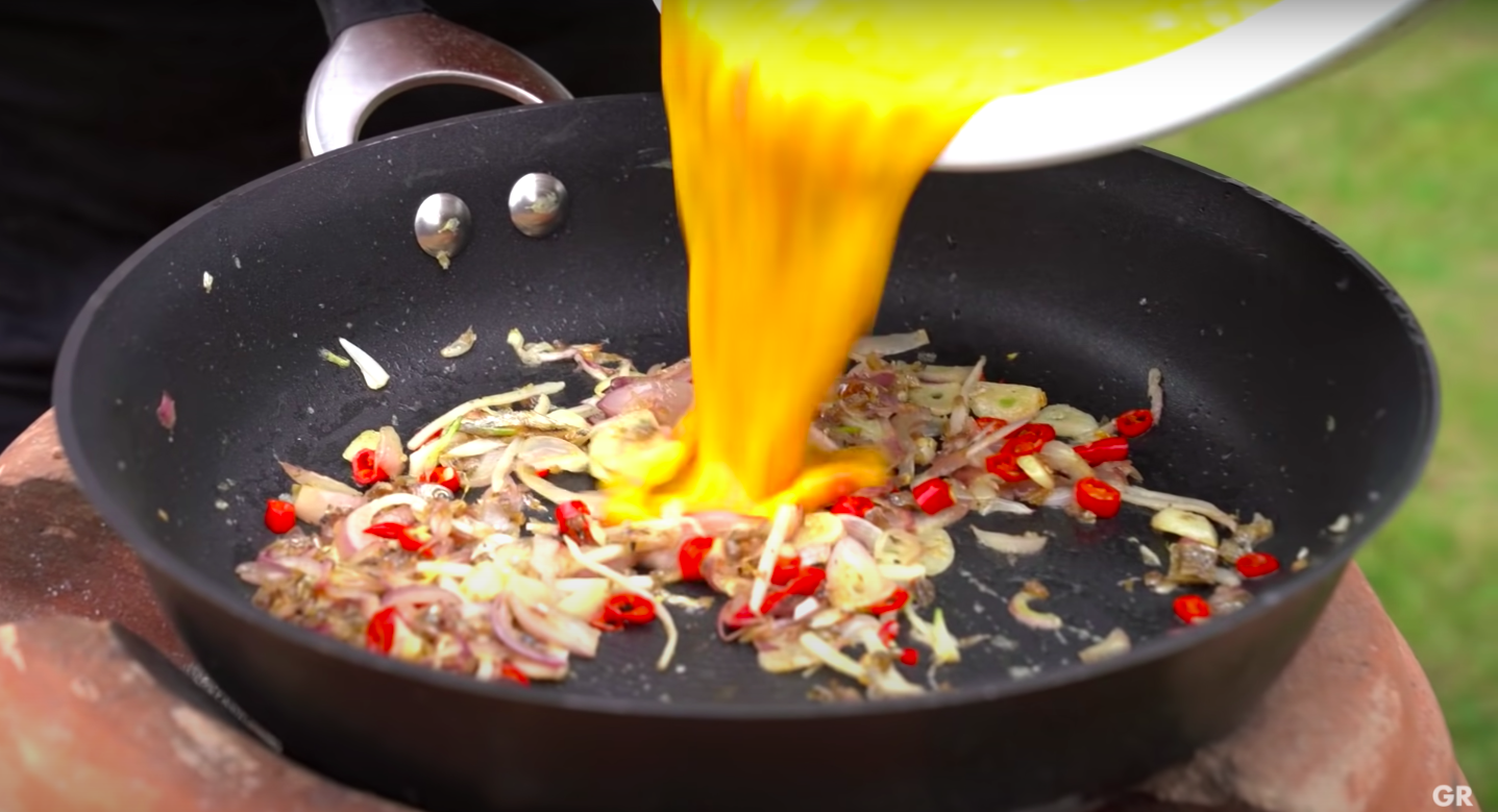Learn how to make Gordon's yummy omelette.