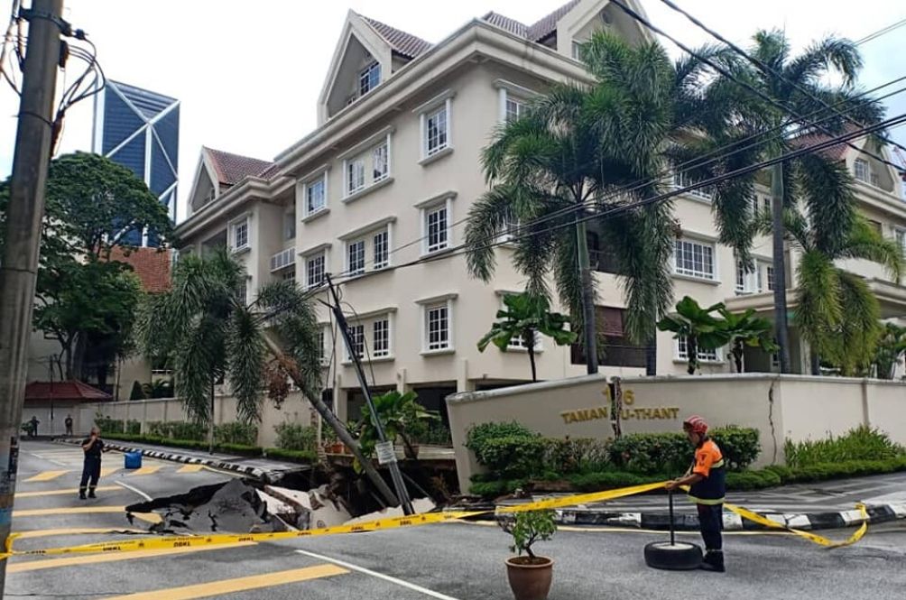 sinkhole-(1).jpg