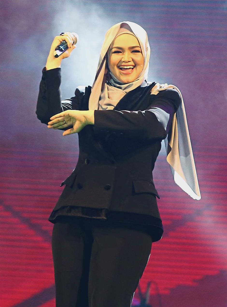 Dato Siti must be so proud.