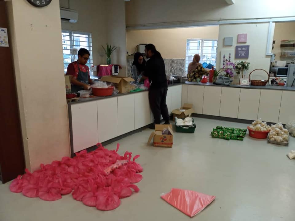 It's not too late to drop by.