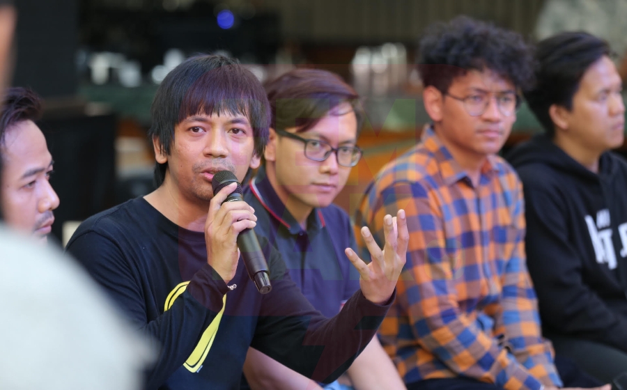 dmasiv-header.jpg