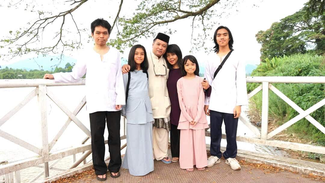 Ellina Razak Ellina and her lovely family.