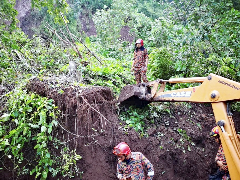 The resort area is still marked unsafe as there might be a possibility of second landslide.