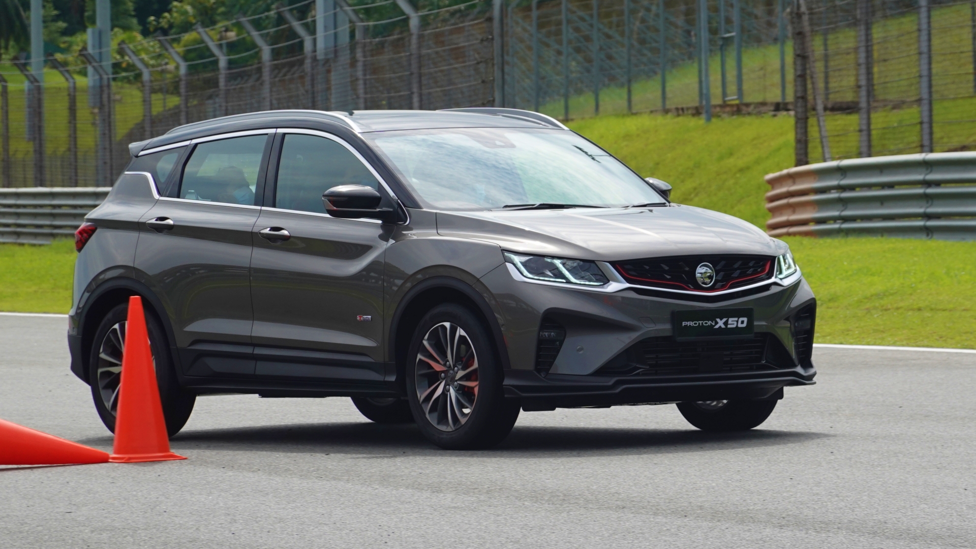 proton-x50-sales-mi.jpg
