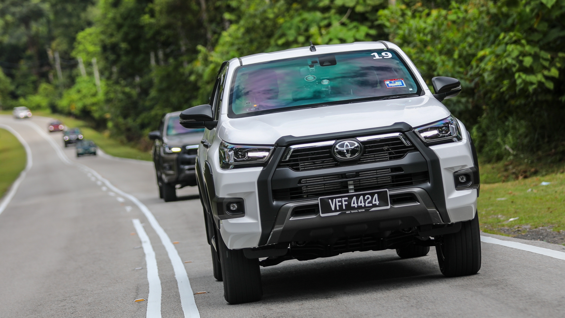 toyota-hilux-2020-mi_1.jpg