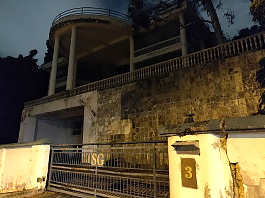 YouTube This mansion has an intriguing story.