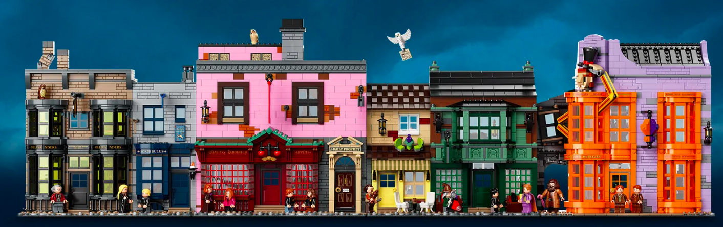 LEGO The quirky Diagon Alley, completed.