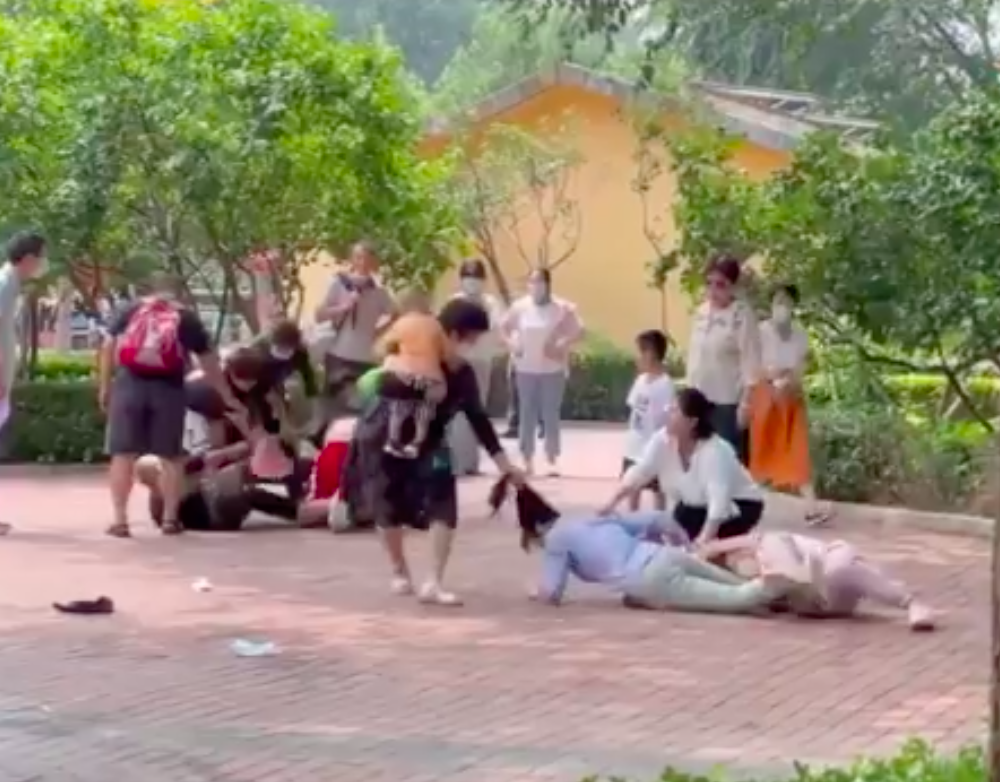 Everybody was kungfu fighting.