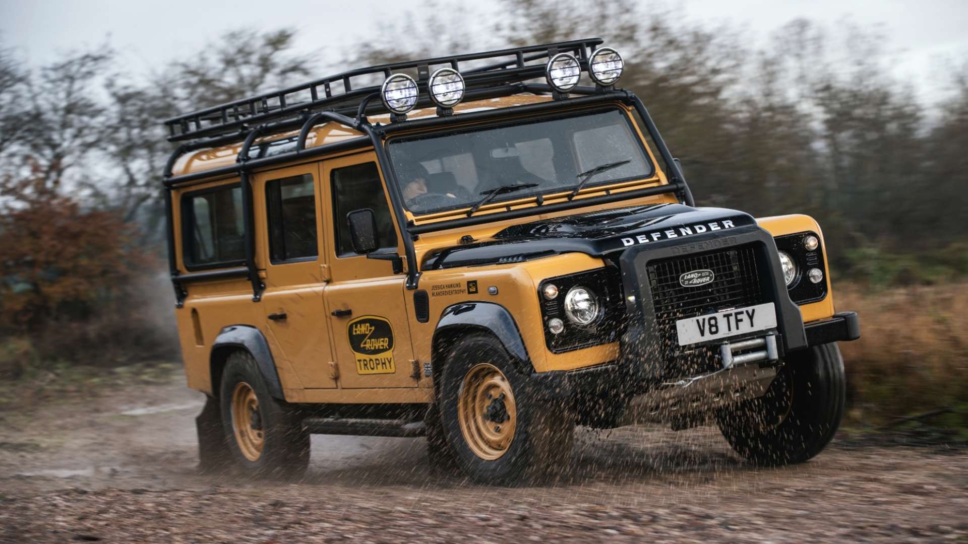 land-rover-defender-work-v8-trophy-mi.jpg