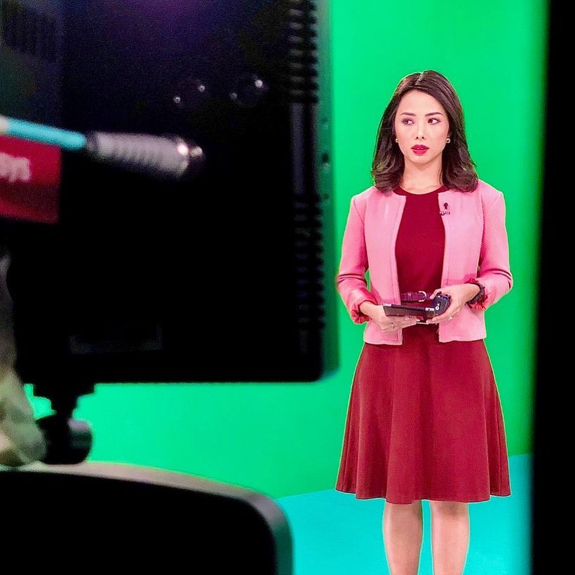 Instagram/Cynthia Ng The teams on Astro Awani are working hand-in-hand.