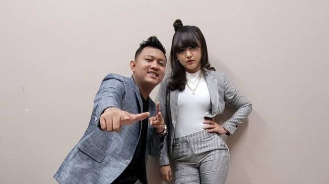 46295-denny-caknan-dan-happy-asmara-siaran-pers.jpg