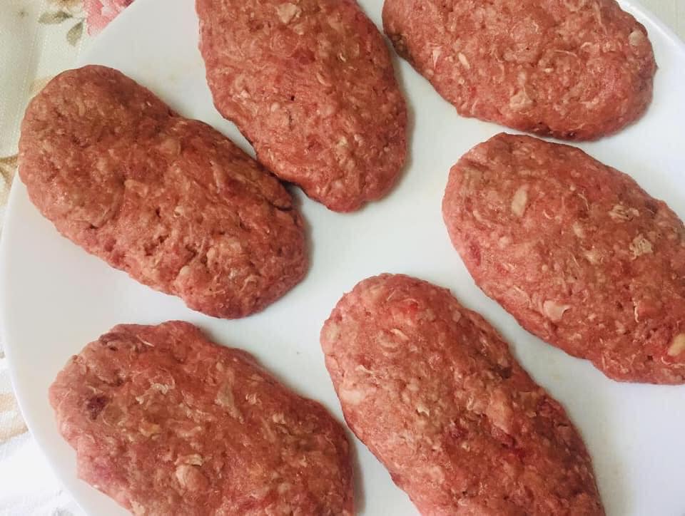 Facebook/Mohd Faiz Fitri Iberahim Make the patties look the part.