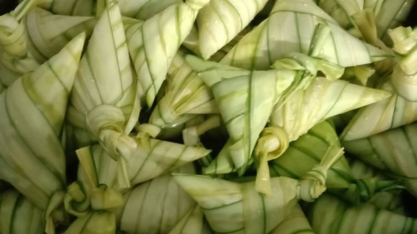 befunky-collageketupat1.jpg