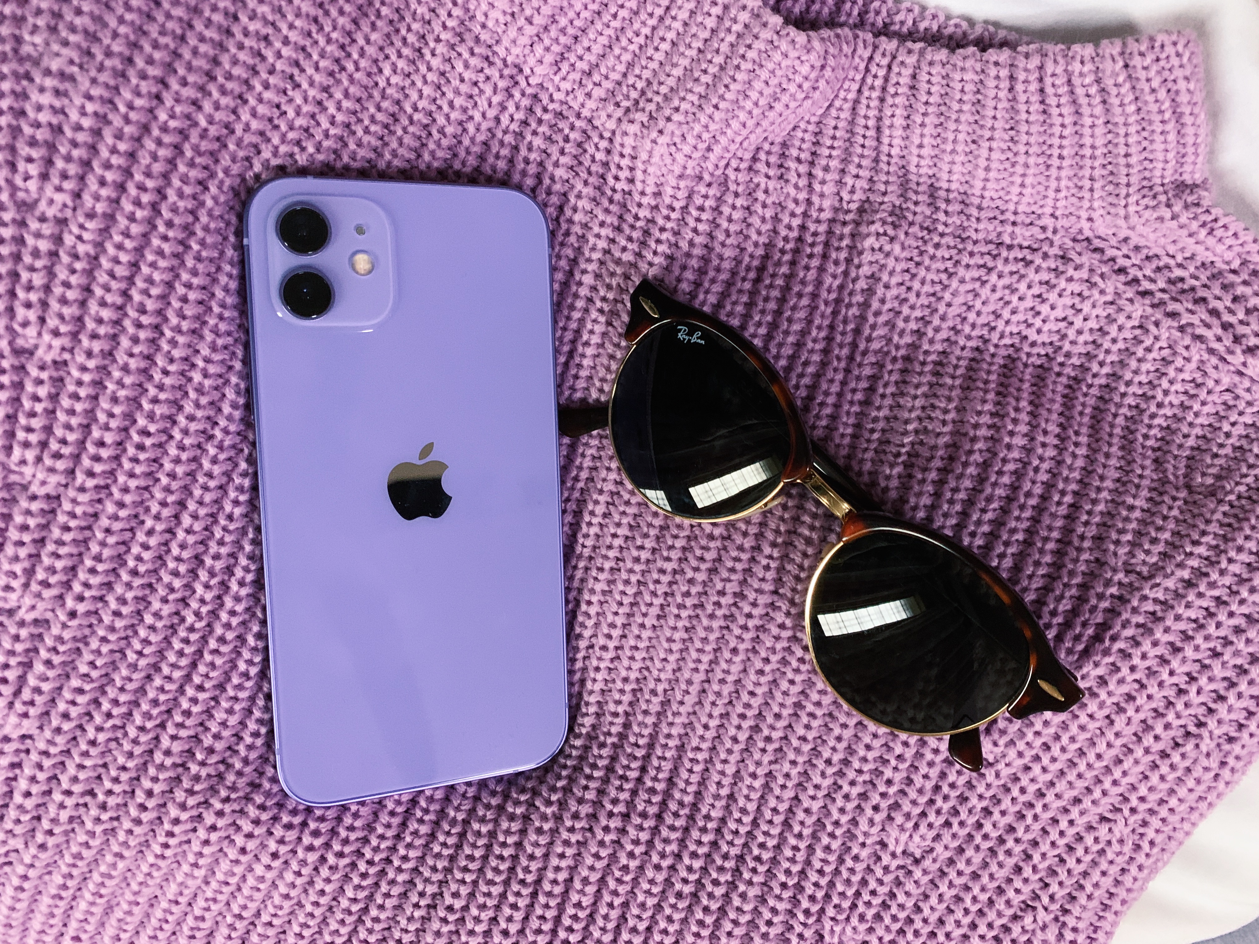 Rojak Daily/Iylia Coordinating your outfit to match your purple iPhone would be fun!