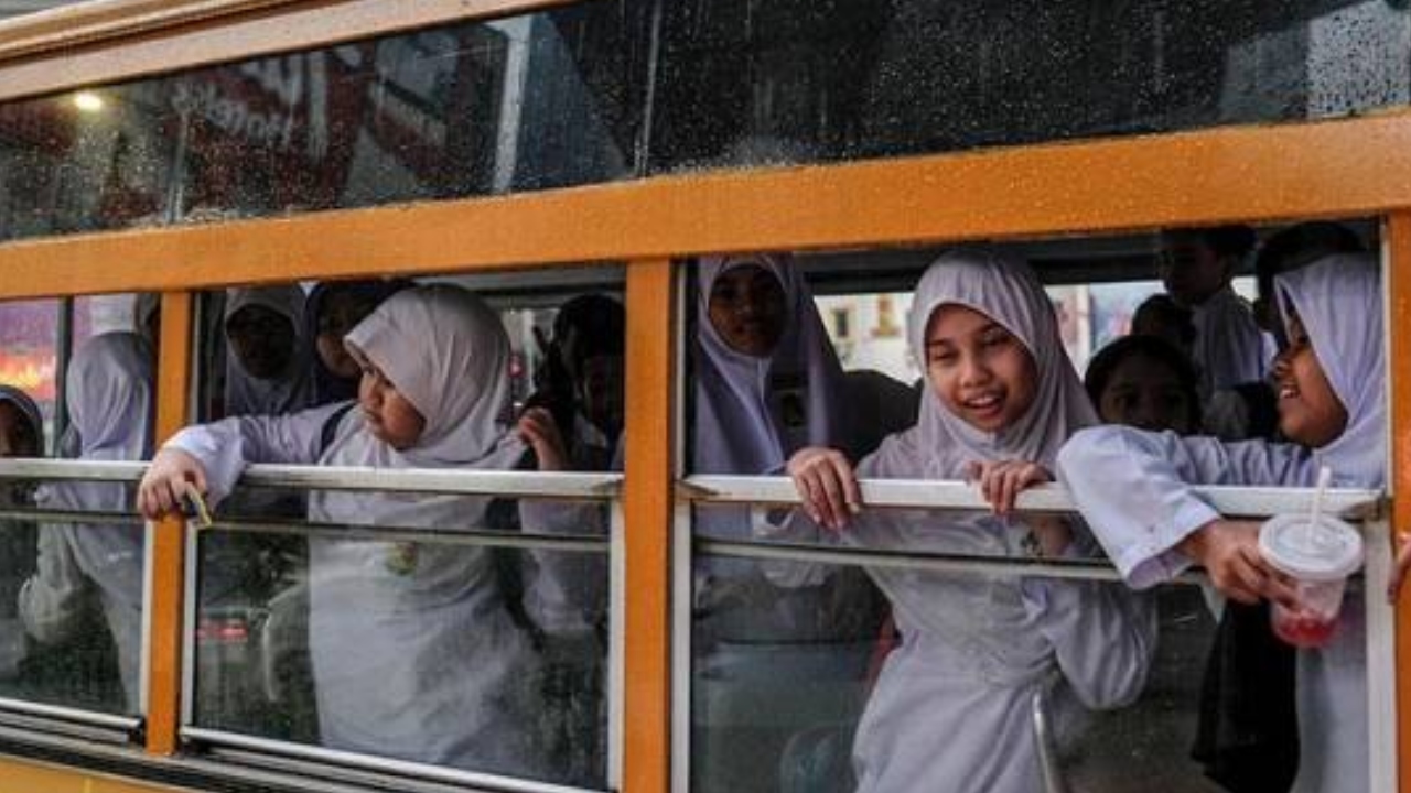 pemandu-bas-van-sekolah-perlu-turun.jpg