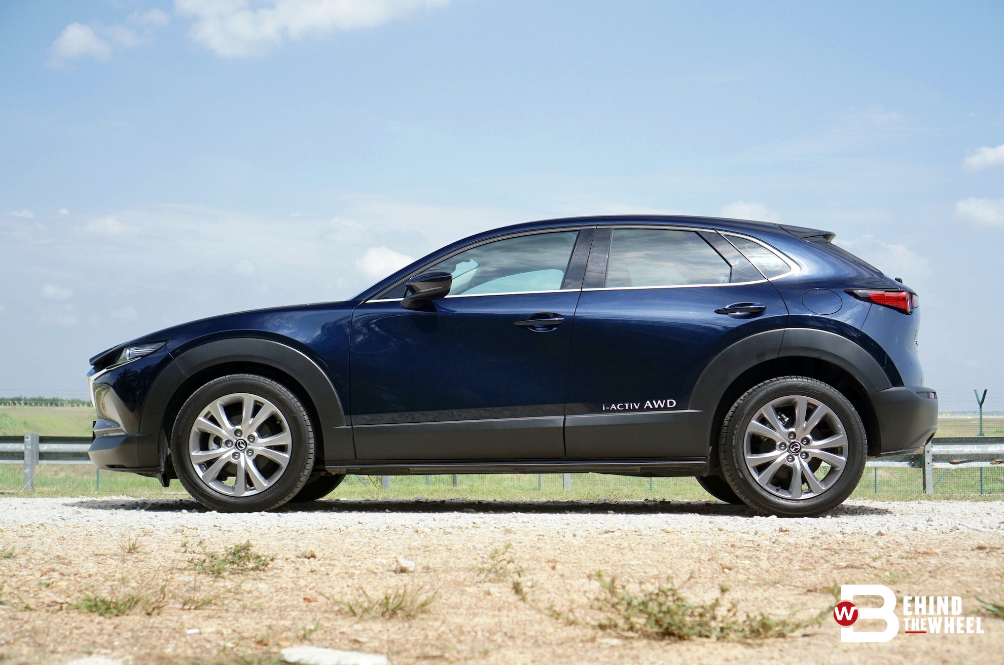 mazda_cx-30-awd_main.jpg