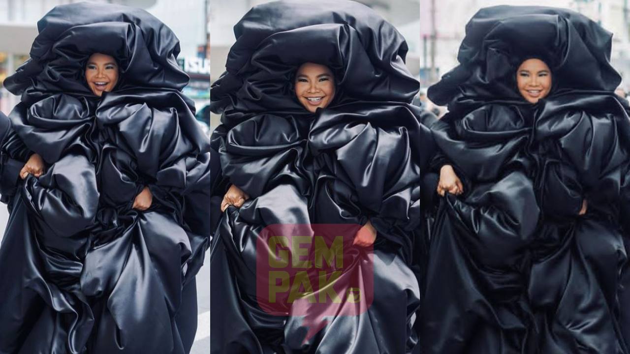 fashion-unik-aina-abdul-jadi-perhatian.jpg