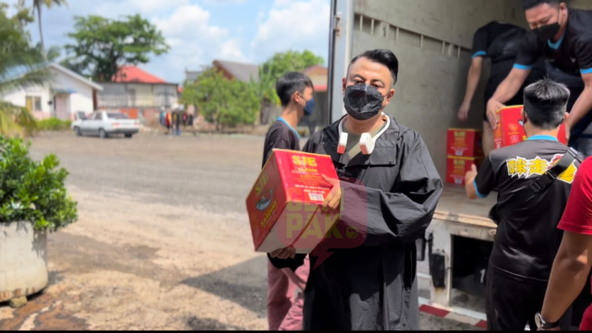 kedai-percuma-paknil.jpg