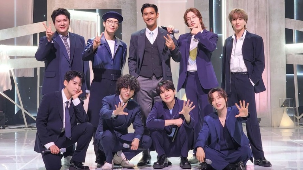 super junior posing together