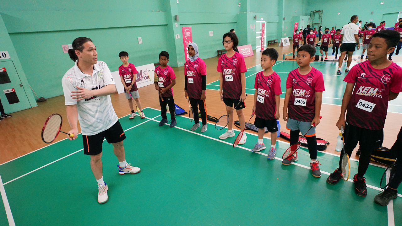 Astro kem badminton