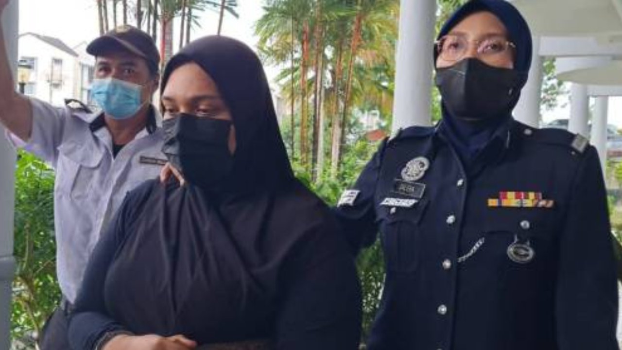 myra-khan-suami-mengaku-bersalah-dera-alia.jpg