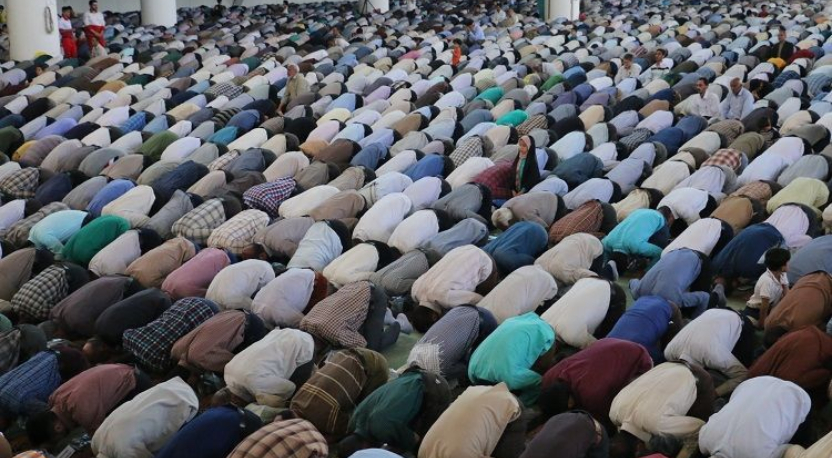 ramadan-rapatkan-saf.jpg