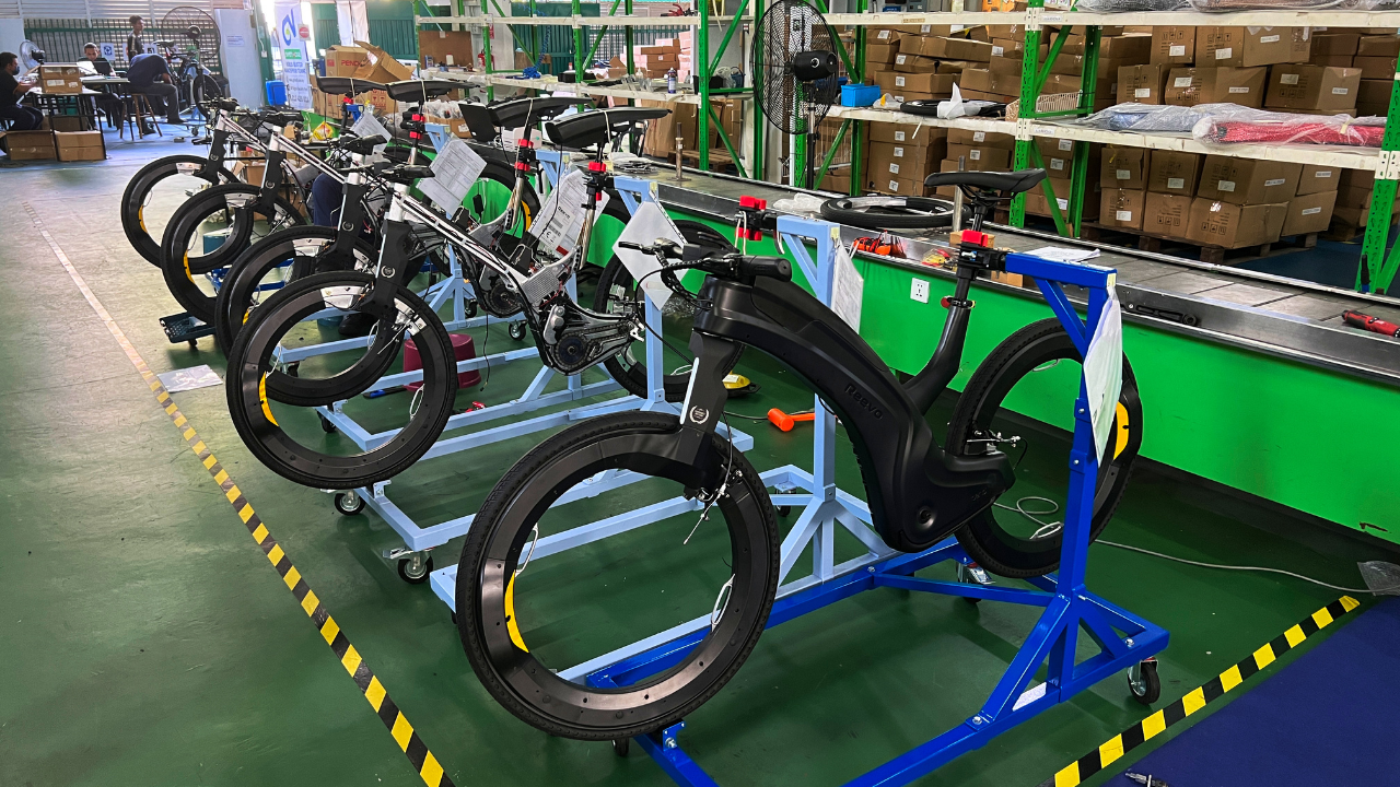 reevo hubless bike