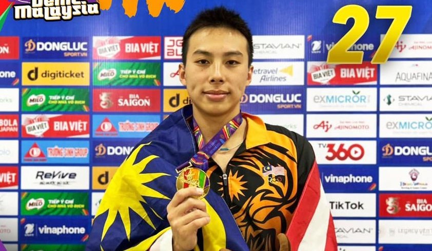 Khiew Hoe Yean gold medal in swimming