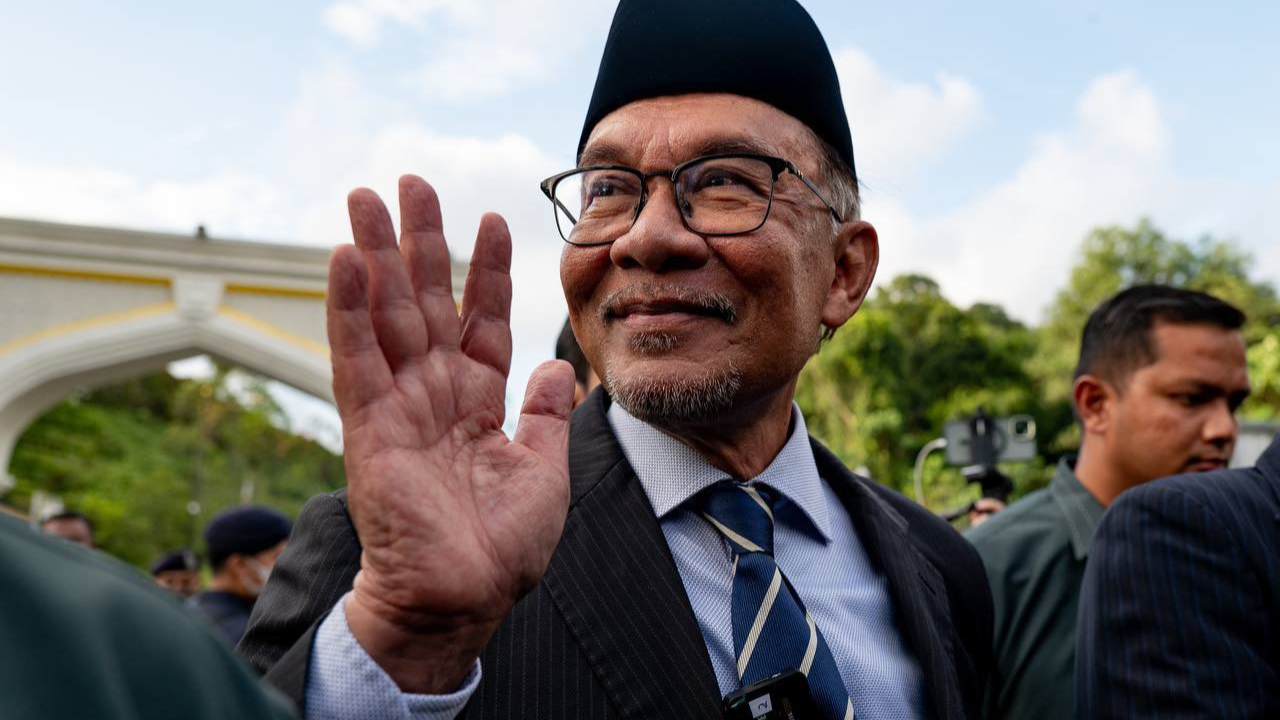 anwar-ibrahim-10th-prime-minister-of-malaysia.png