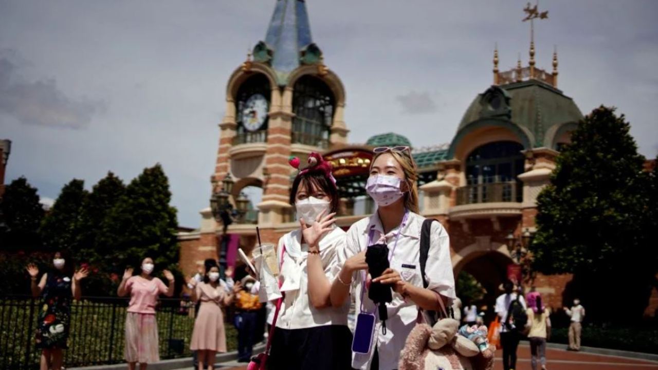 covid-19-taman-tema-di-shanghai-hentikan-operasi-pengunjung-tak-dibenarkan-keluar.jpg
