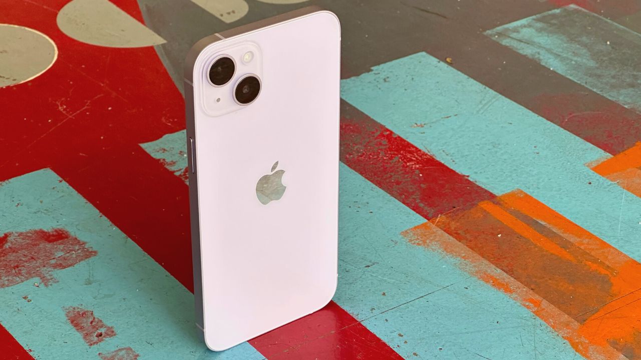 iphone 14 plus standing tall